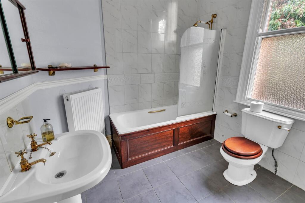 kirkstone bathroom.jpg
