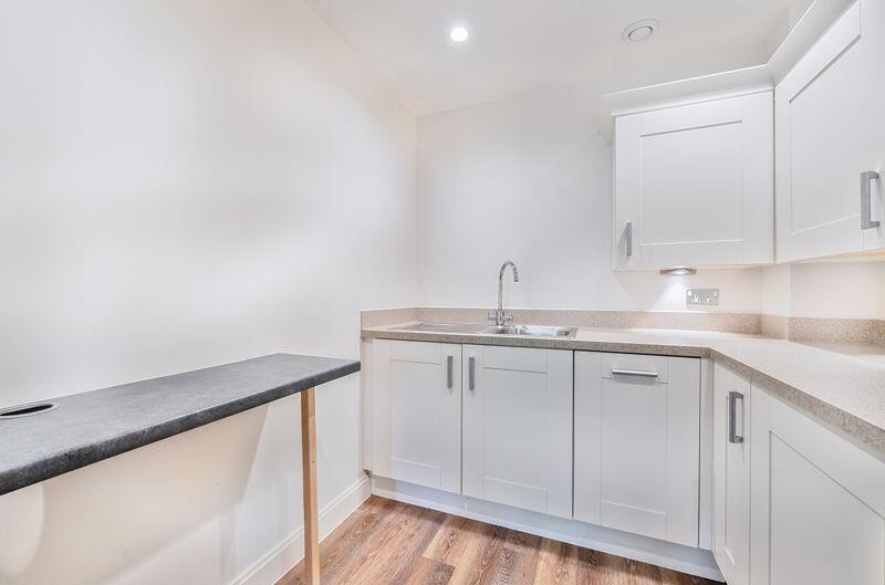 Kitchen with extra worktop/breakfast bar