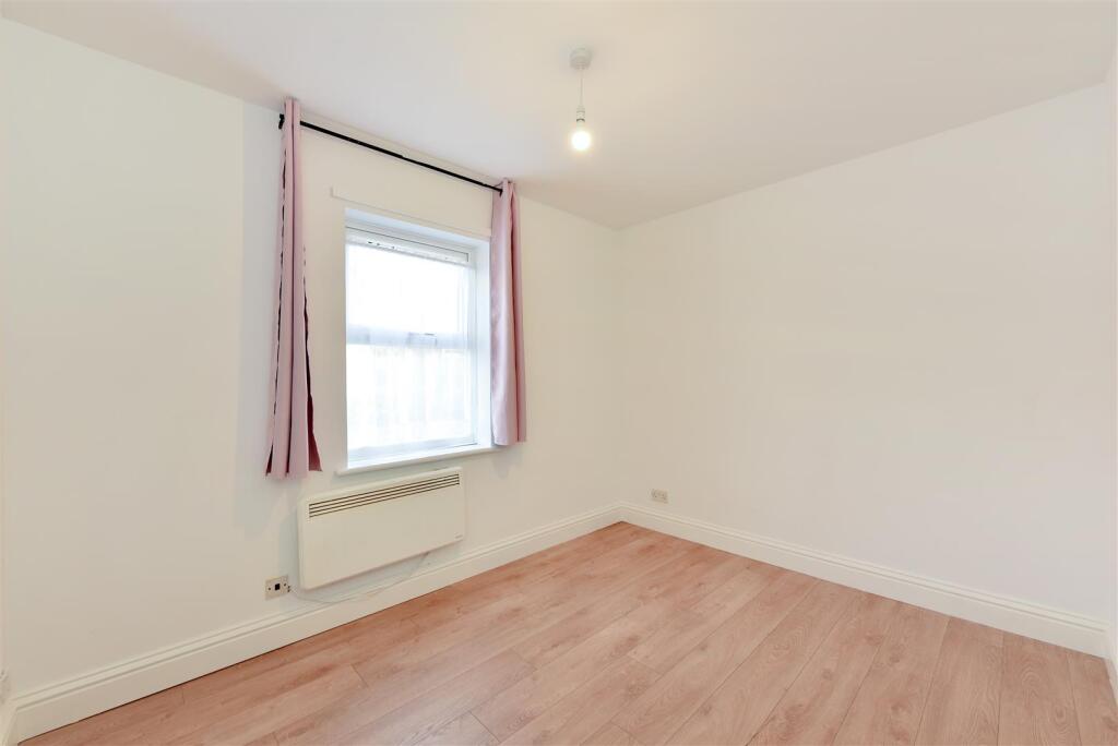 Thames Circle (6).JPG