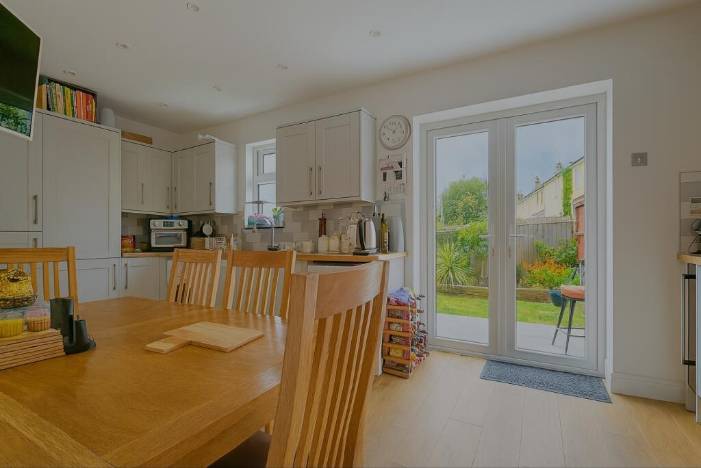 Kitchen / dining room