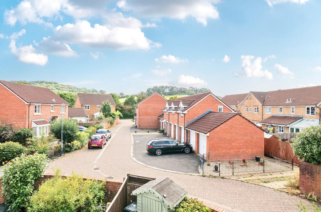 1348371-6-68b704e...