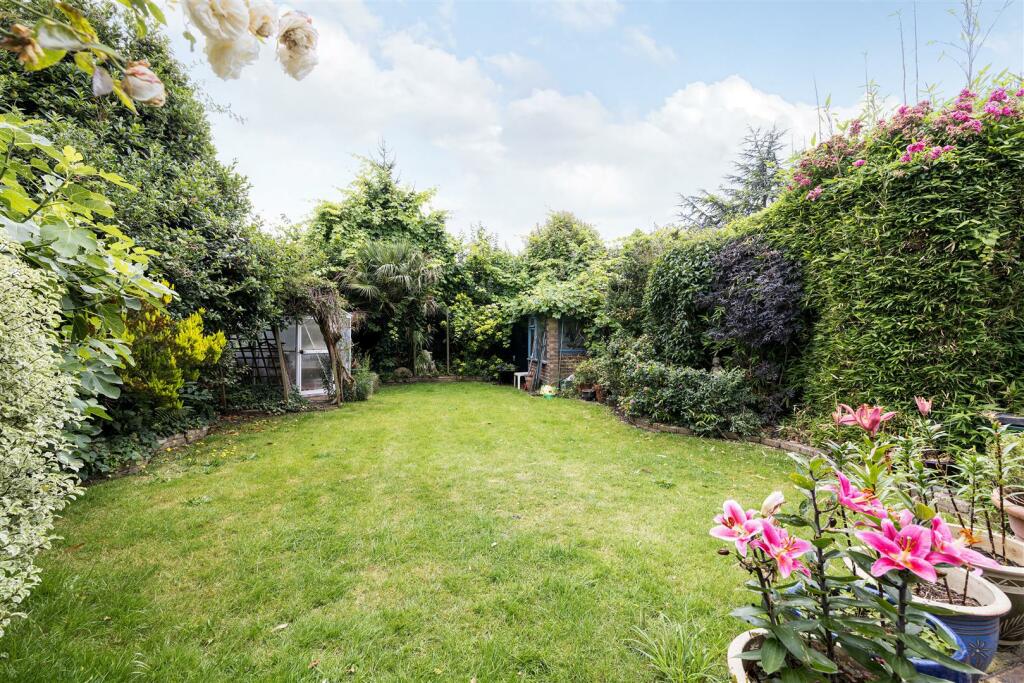 Bressey Grove E18