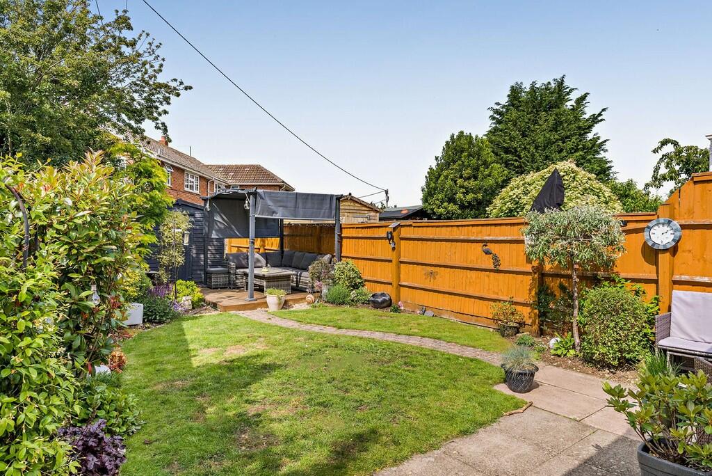 8651916-exterior0...