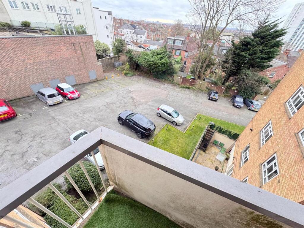 3 Bed for sale, Buy in Lonond, NW11 - Maxwellprope