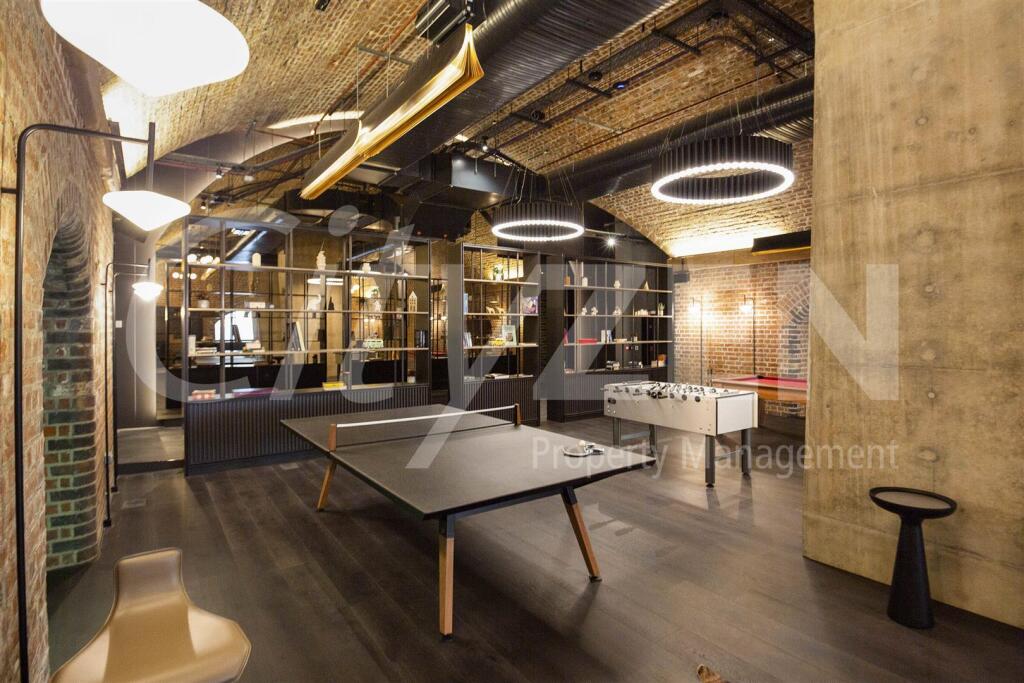 RESIDENTS LOUNGE AREA