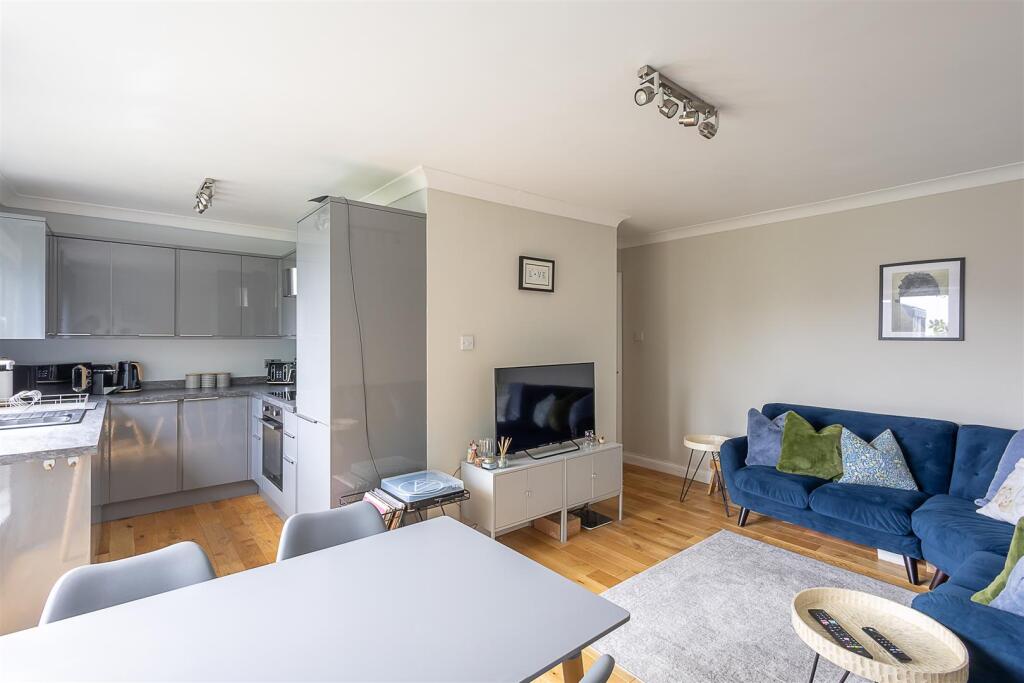 Open Plan Lounge/Kitchen