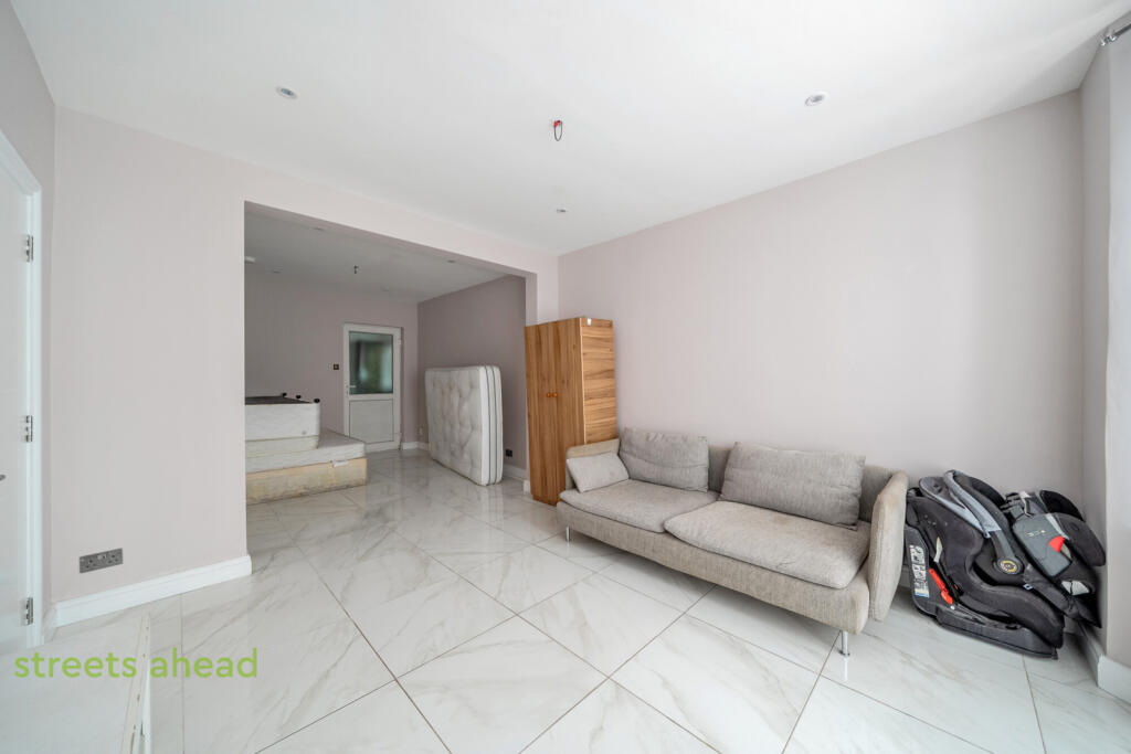 c71627f3-754d-45b...