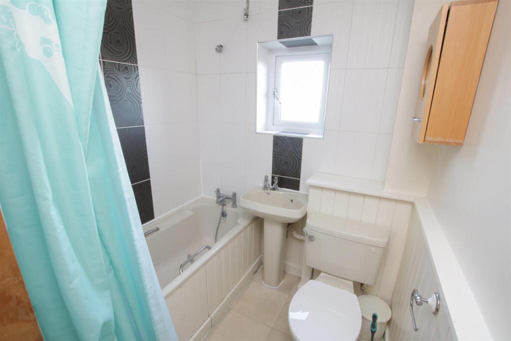 HOUSE BATHROOM