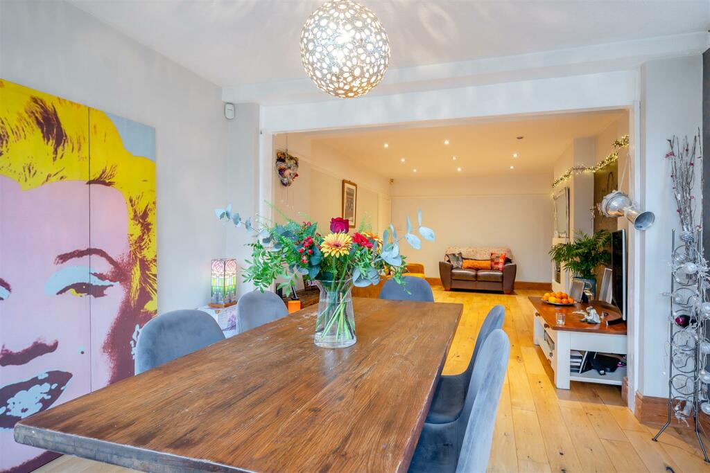 8584063-interior14.jpg
