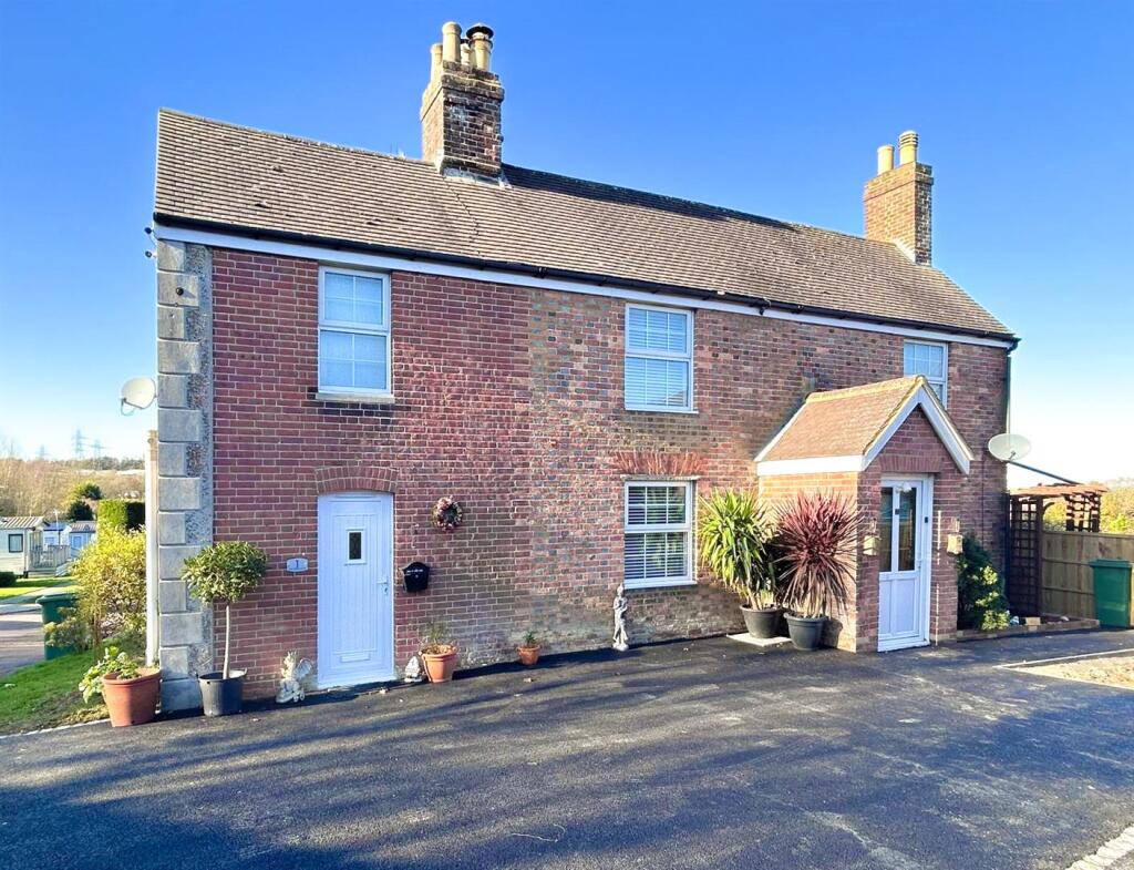 Rock Lane, Hastings TN35 4JN