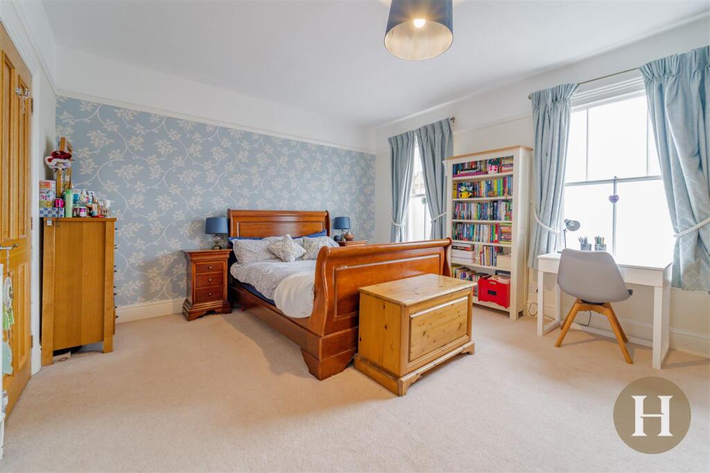 Hadleigh Estate Agents-2.jpg