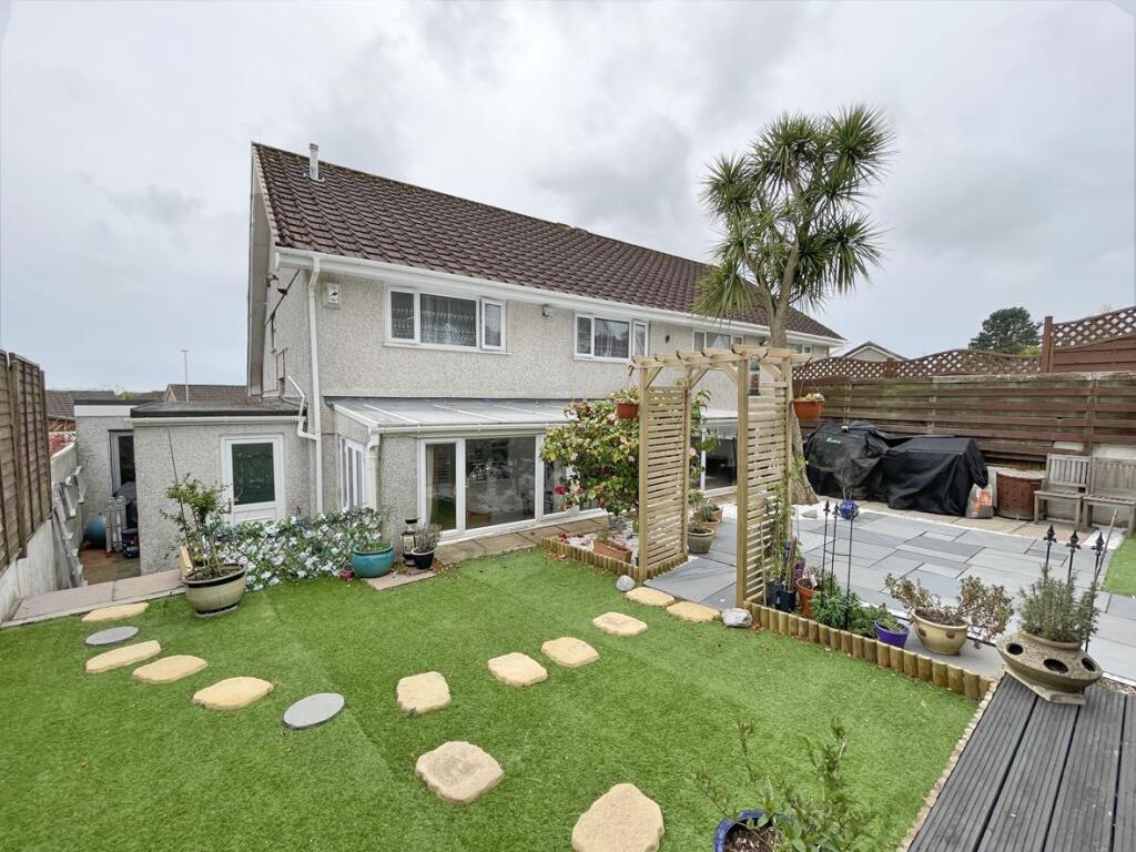 Mardon Close 15 - Rear FRONT PAGE.jpg