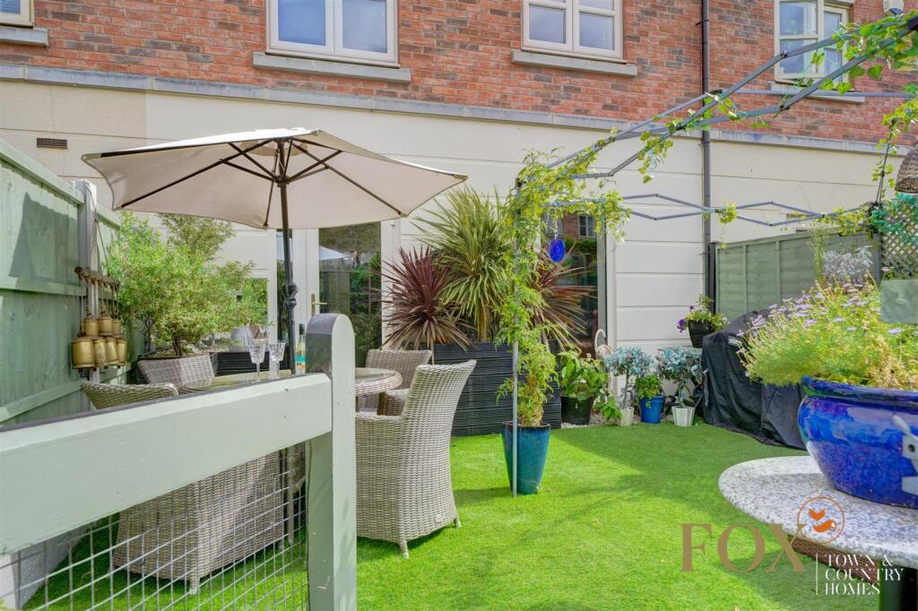 43 Sansome Place (32