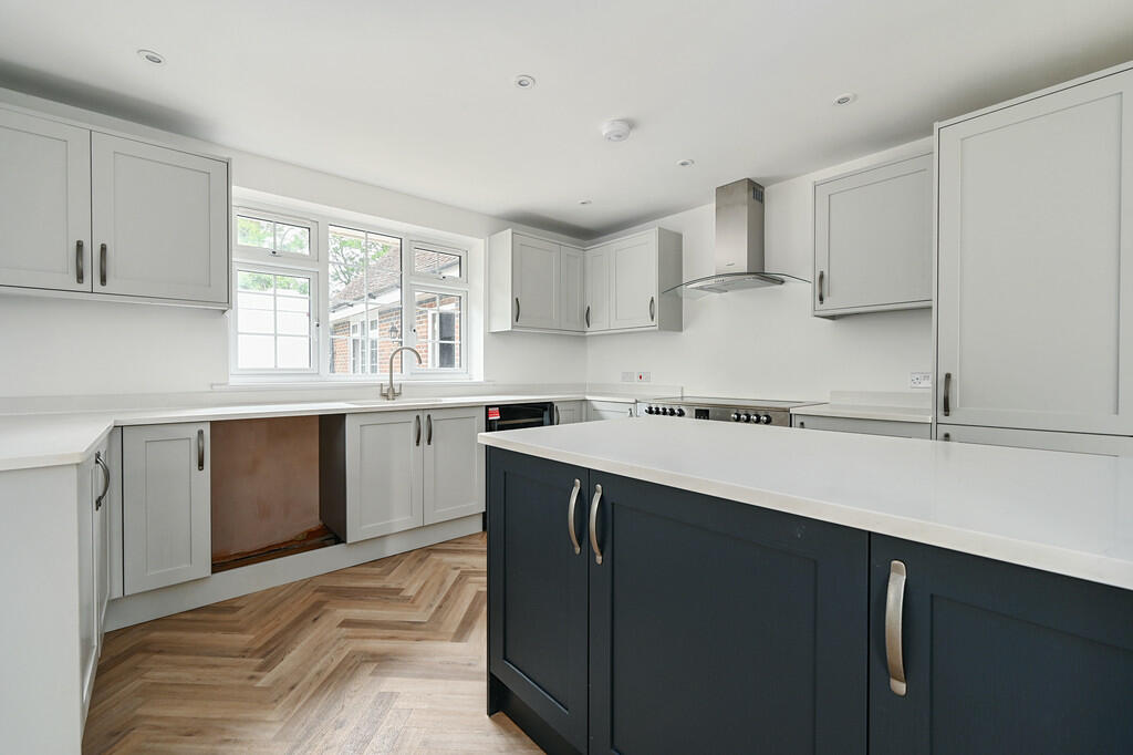 Elm Lodge - Apple...