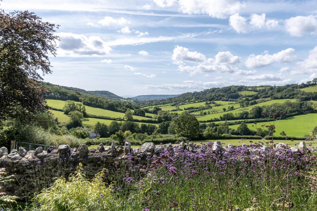 Page 5 full page RoncombeFarm.6.jpg