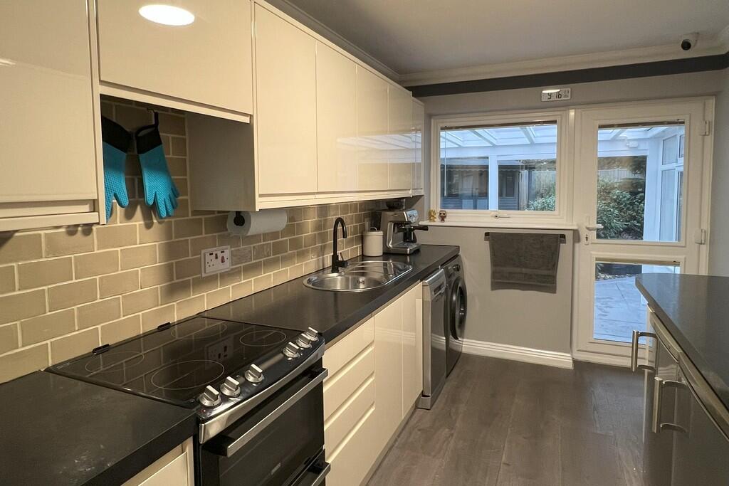 20250208_09163341...