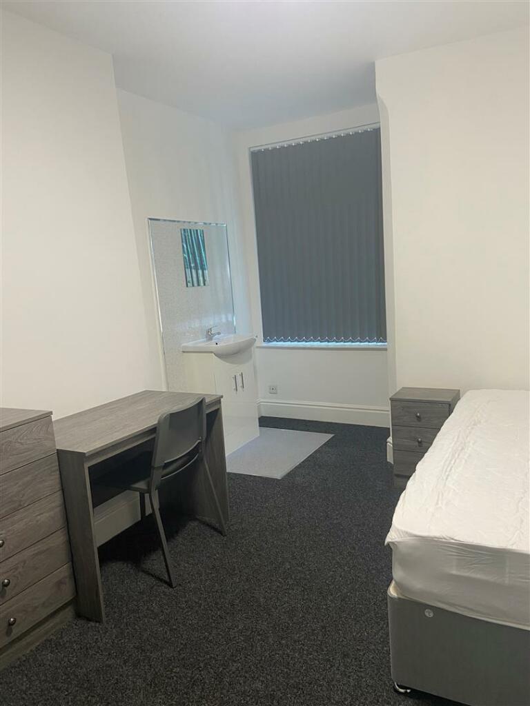 Bedroom 1.JPG