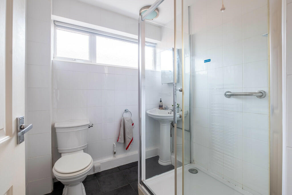 The wash room off...