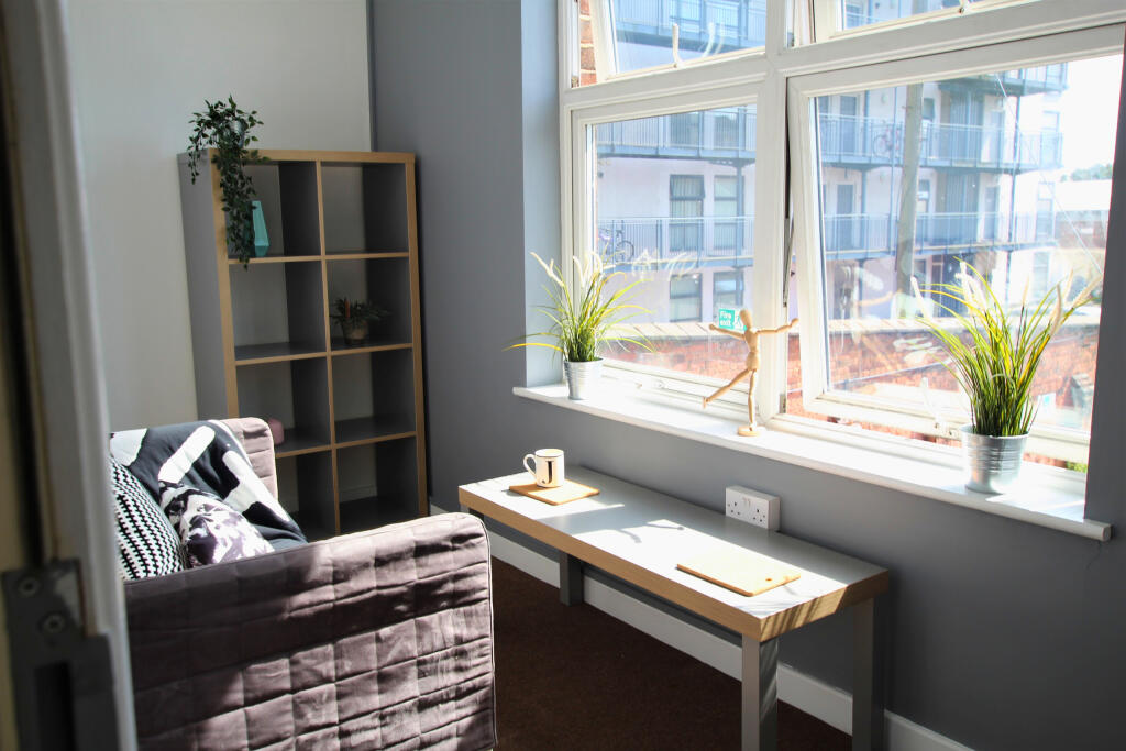 Flat 3, 38BR pic 1 - Edited