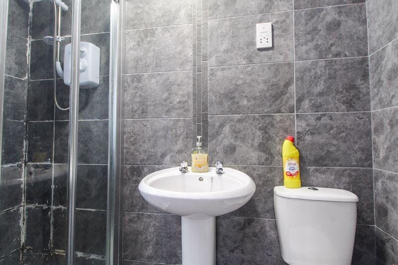 Bedroom One En-Suite