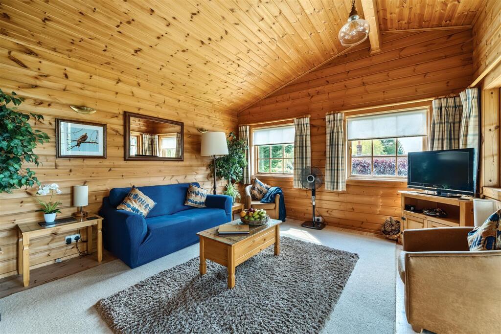 Log Cabin siting room