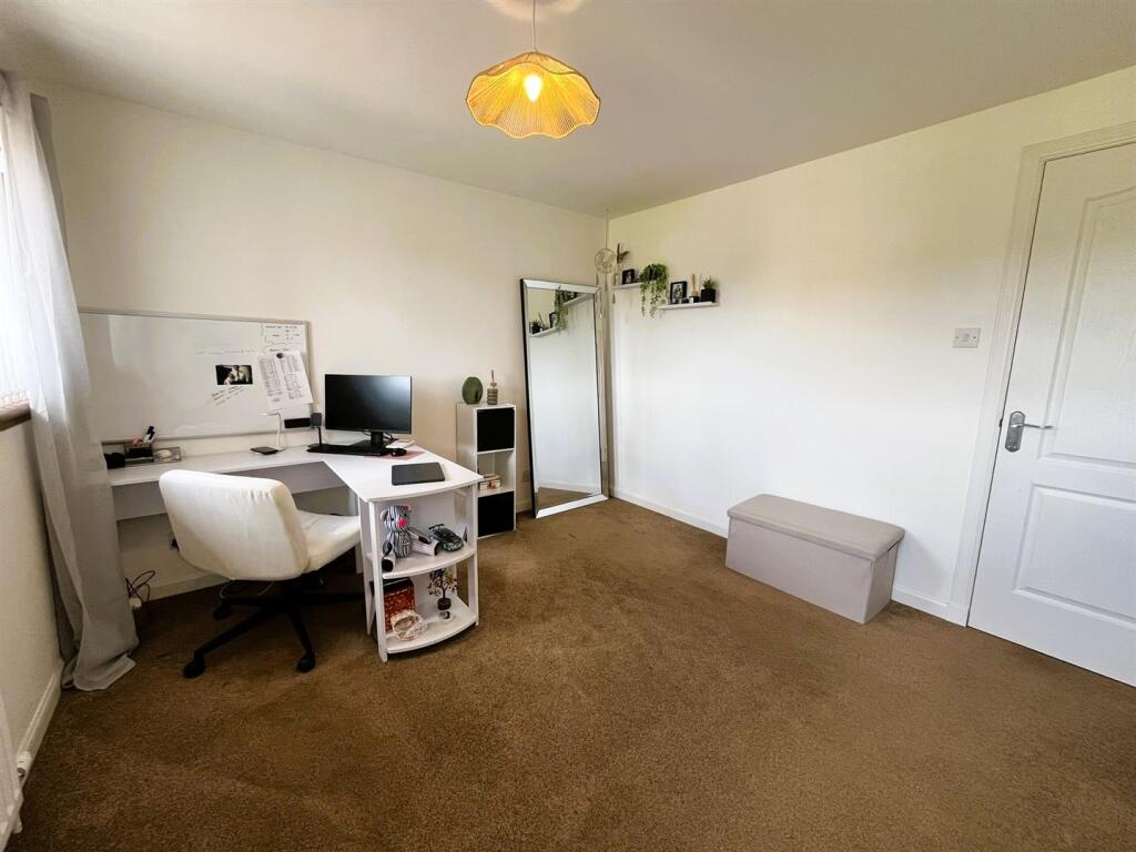 BEDROOM 2