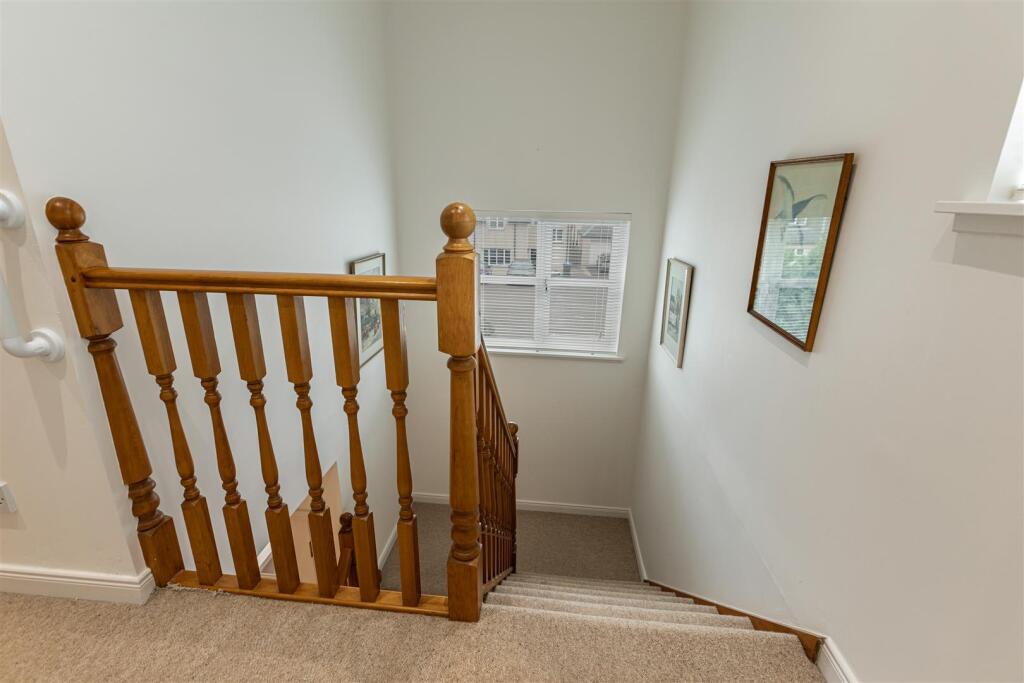 2 Waverley Gardens Darnick 35.JPG