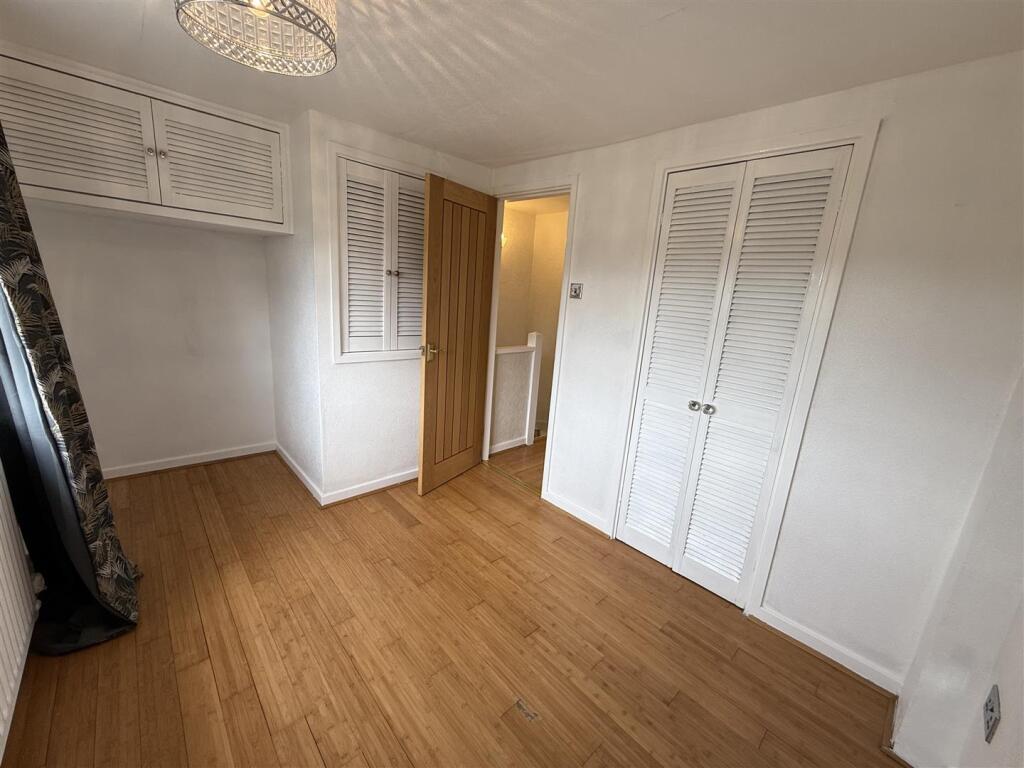 Bedroom 1a.jpg