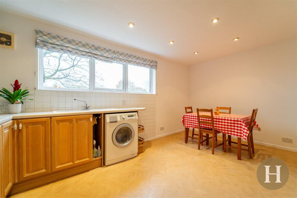 Hadleigh Estate Agents-18.jpg