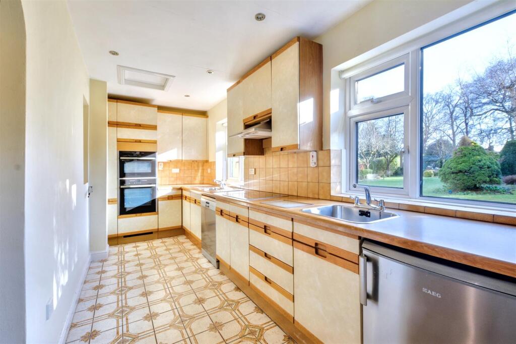 Kitchen_1.jpeg