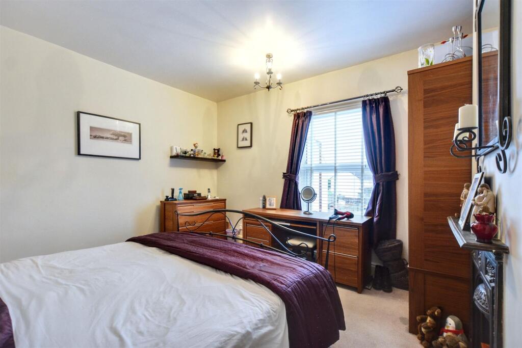 Bedroom 1_3.jpeg
