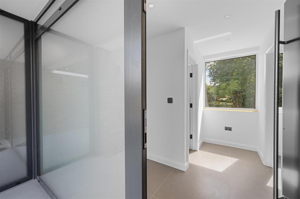 56 Cottenham Drive,16.jpg