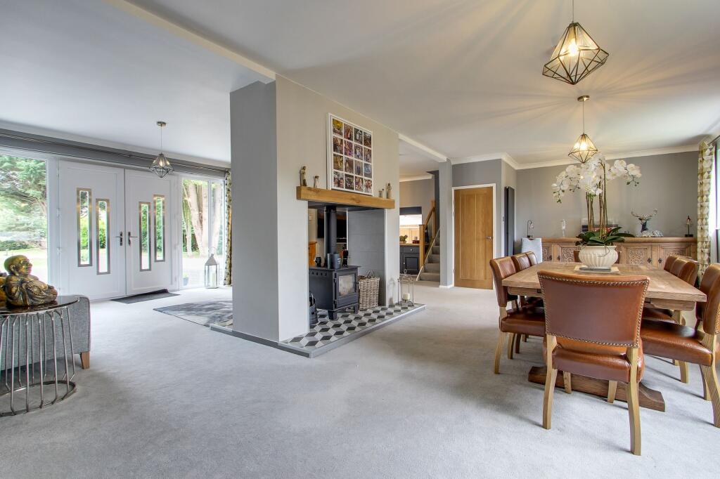 Open Plan Living Room/Dining Room