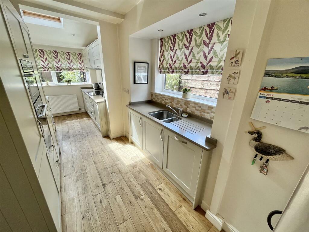 Kitchen Area Aspect 3.jpg