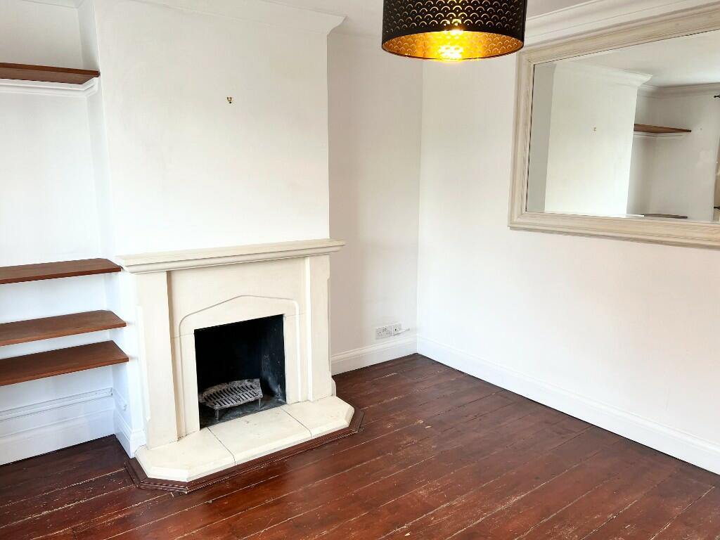 LIVING ROOM 1