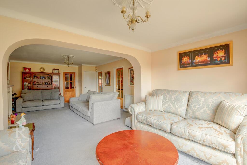 21 Coton Road (33).jpg