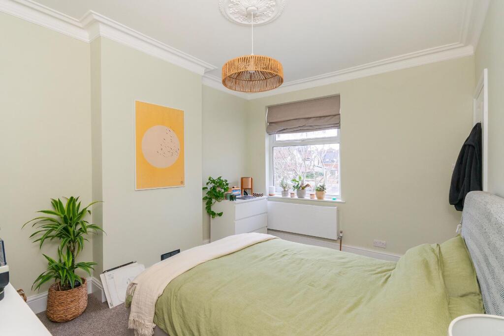 6S2AAD - Bedroom B.jpg