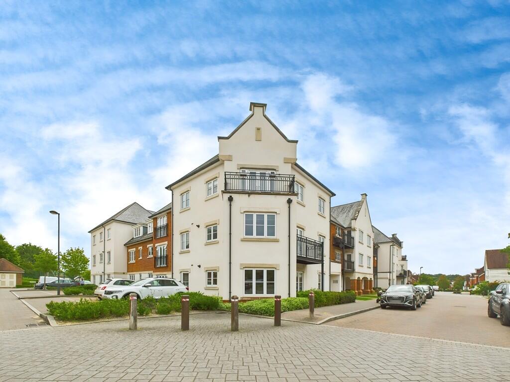 9ade9f3e-CAM04018...