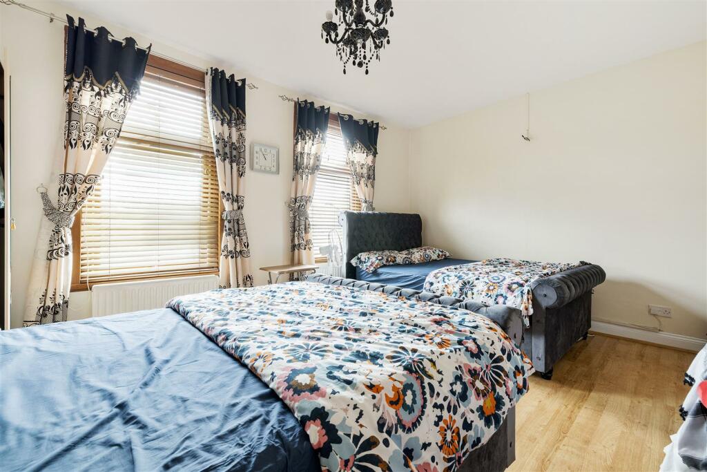 Dames Road E7