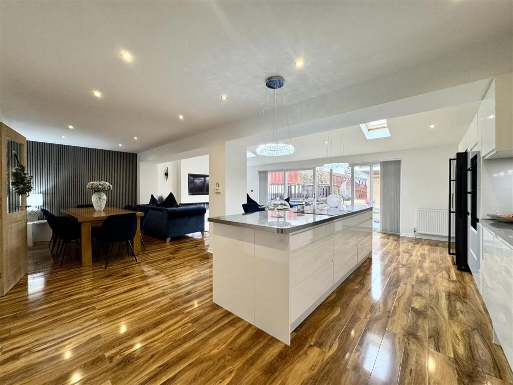 Kitchen/Dining Area/ Living Room