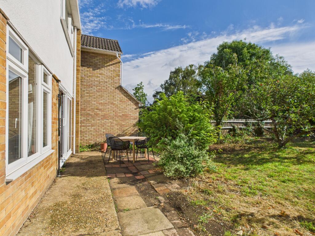 CAM02519G0-PR0333-STILL003