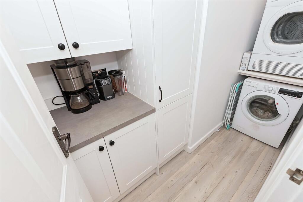 Hurston Close_21.jpg