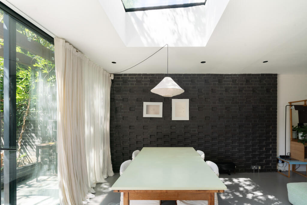 296433 - ALBION-DRIVE-2025-13.jpg