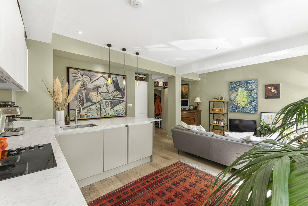 Reception/Kitchen