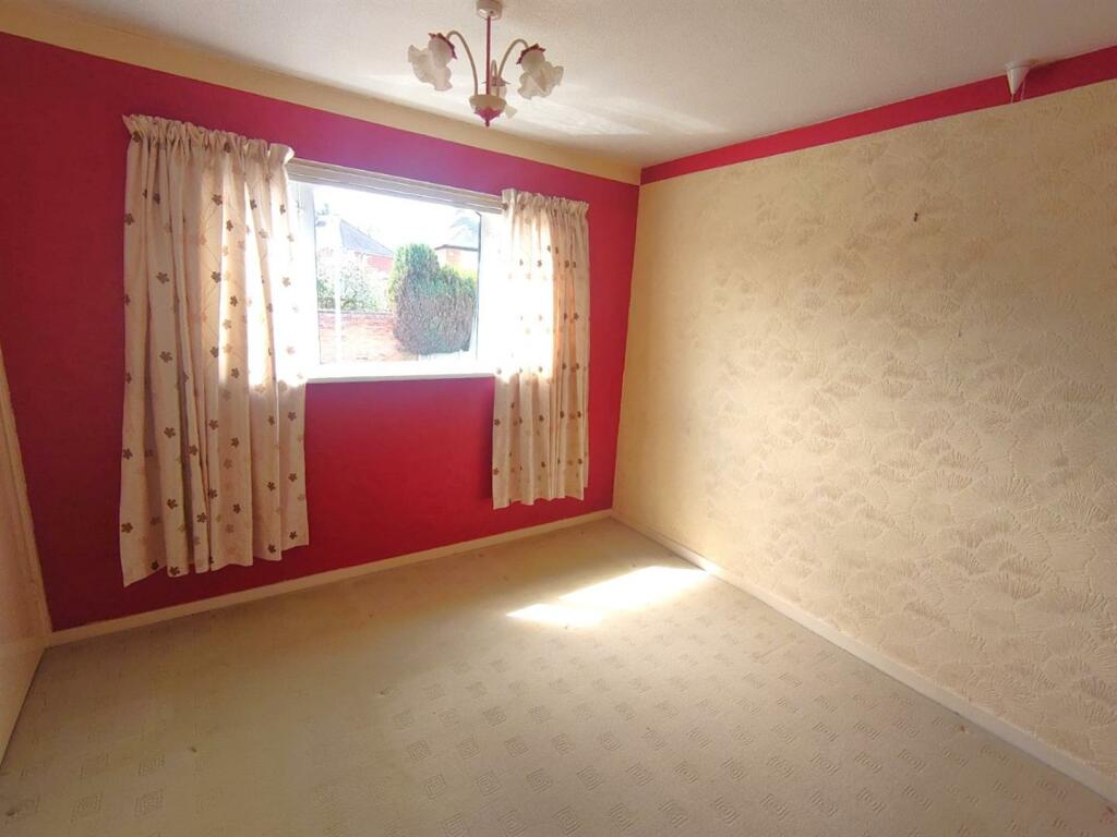 Bedroom 2.JPG