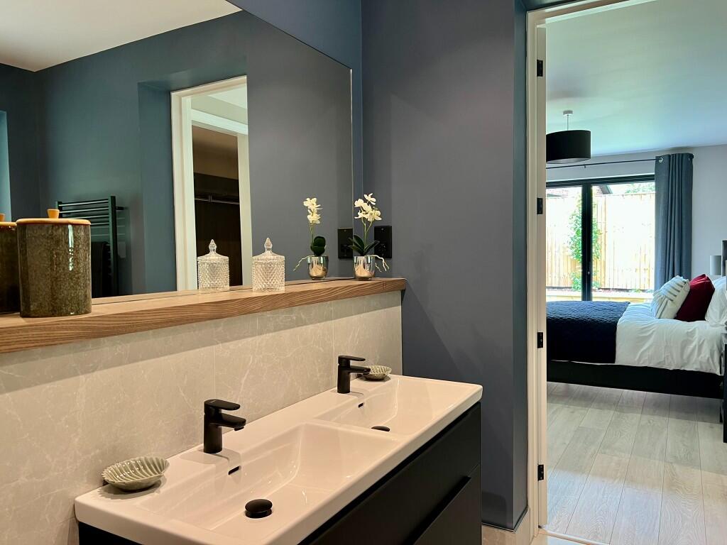 Master Ensuite