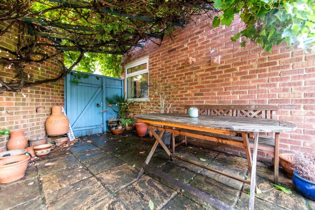 Garden/Side Access