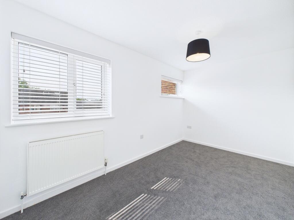 CAM01909G0-PR0345-STILL010