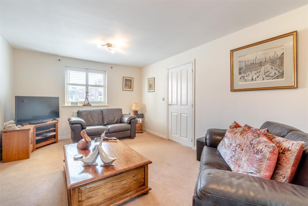 8655519-interior01.jpg