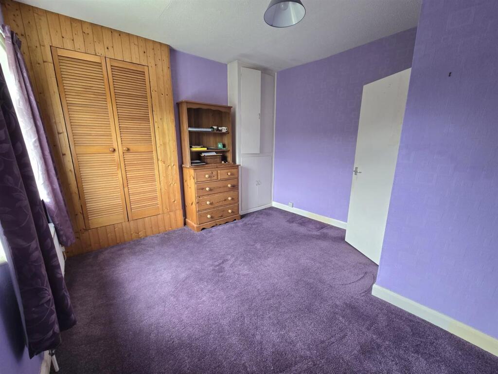 Bedroom 1.jpg